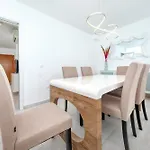 Дом отдыха Lanzarote 2 - Private Pool, Air-con And Bbq By Lanzarote *