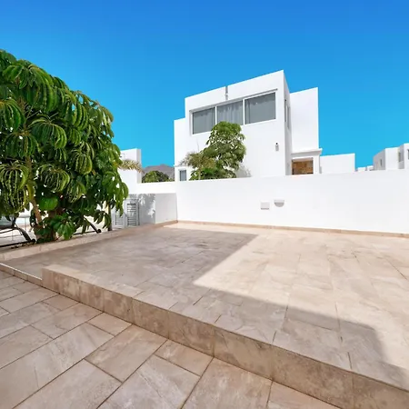 Lanzarote 2 - Private Pool, Air-con And Bbq By Lanzarote *