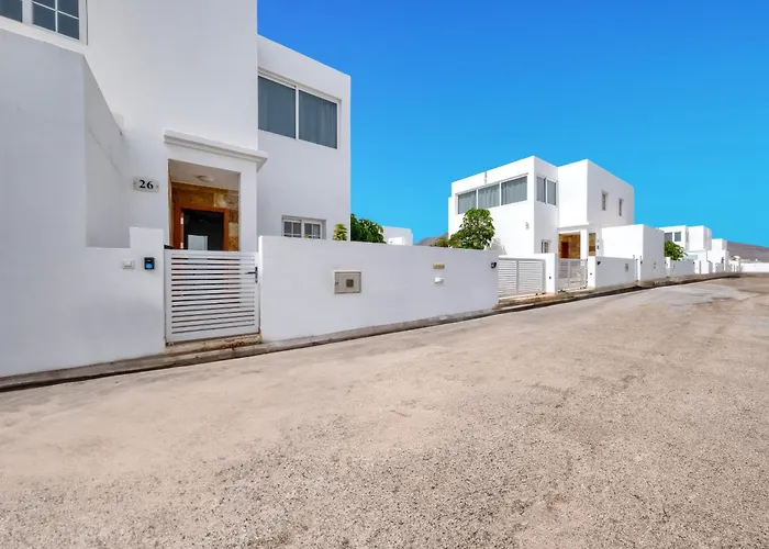 Lanzarote 2 - Private Pool, Air-con And Bbq By Lanzarote Semesterbostad Playa Blanca (Lanzarote)