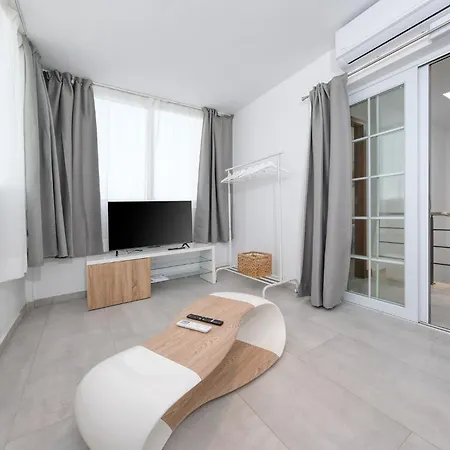 Lanzarote 2 - Private Pool, Air-con And Bbq By Lanzarote Playa Blanca (Lanzarote)