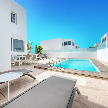 Nyaraló Lanzarote 2-private Pool, Bbq, Air-con *