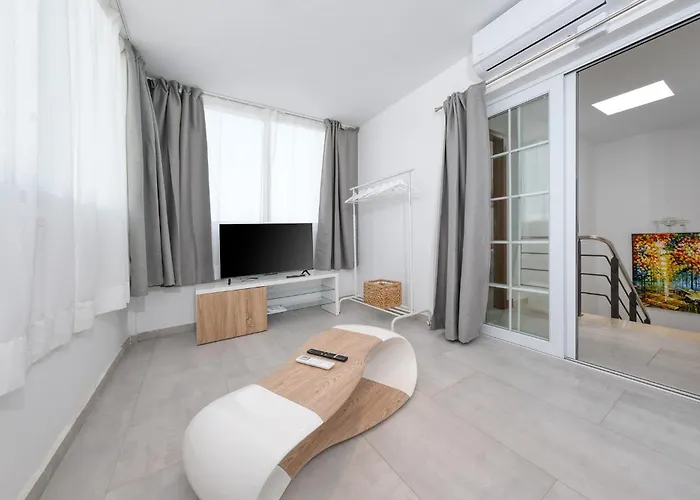 Lanzarote 2 - Private Pool, Air-con And Bbq By Lanzarote Playa Blanca